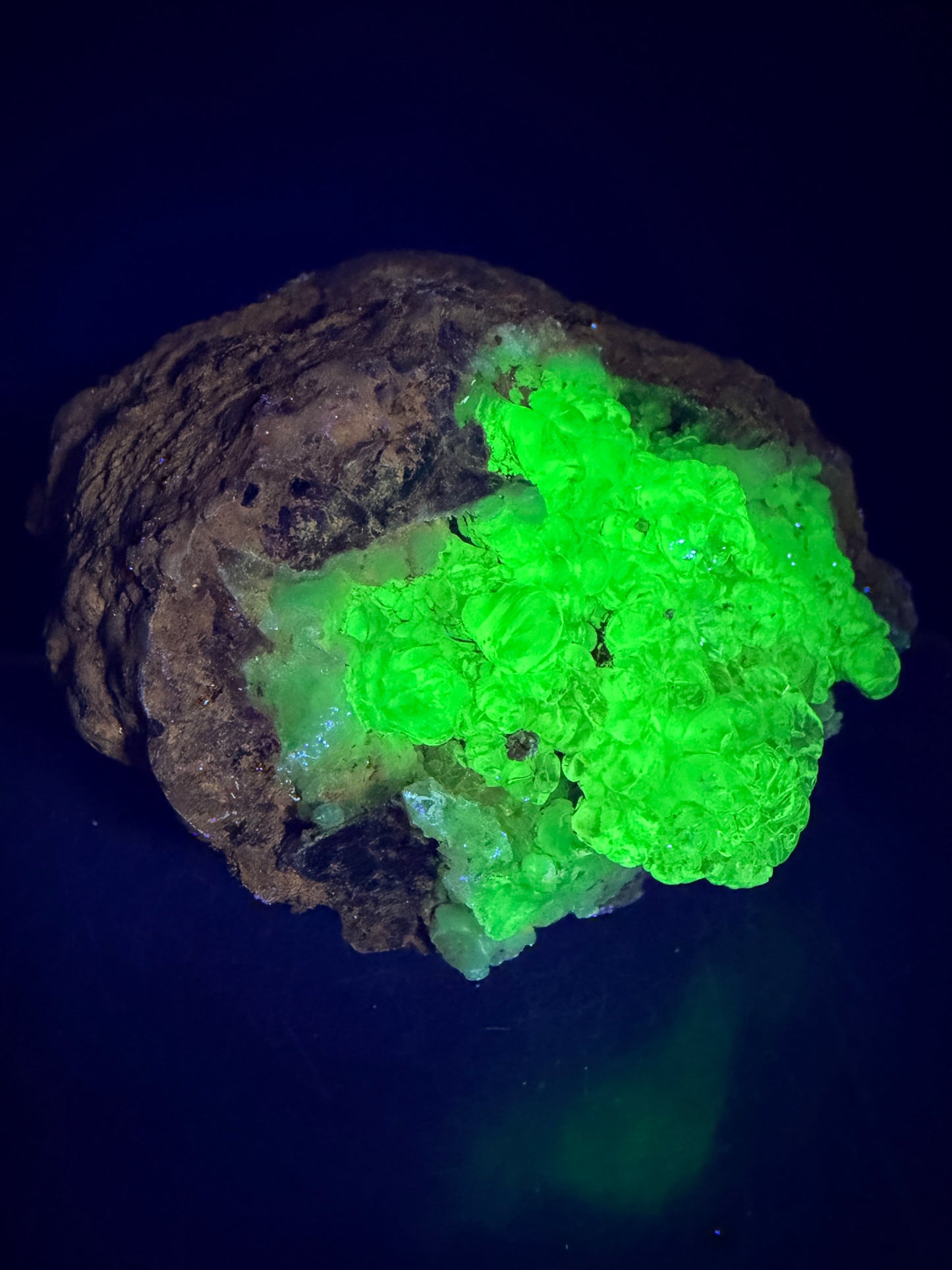 Hyalite Opal Geode. Amazing Rare Large Specimen From Mexico. Stunning Bright Green UV Reaction.