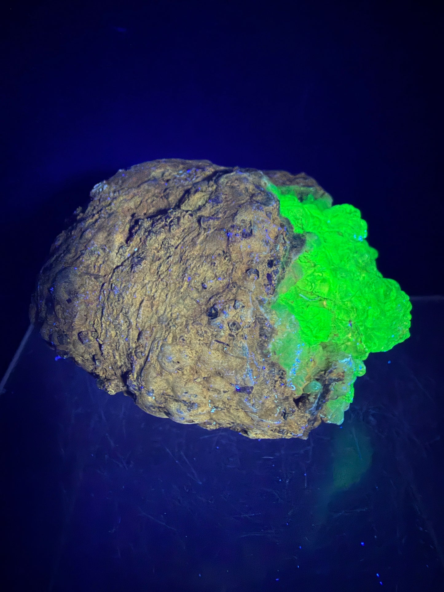 Hyalite Opal Geode. Amazing Rare Large Specimen From Mexico. Stunning Bright Green UV Reaction.