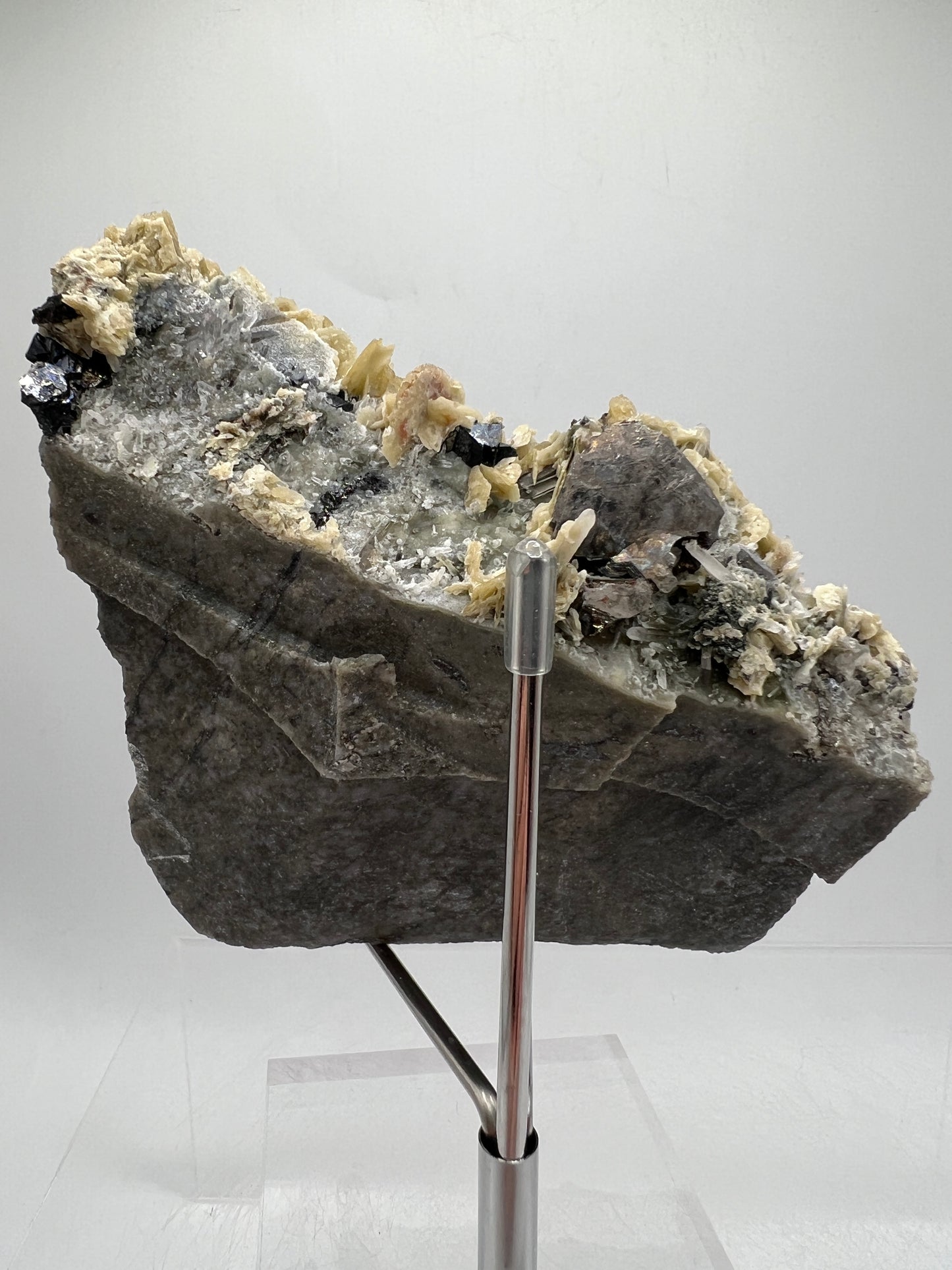 Fluorite, Muscovite, And Druzy Sphalerite Specimen. World Famous Yaogangxian Fluorite Cubes. Beautiful Mixed Mineral Specimen.