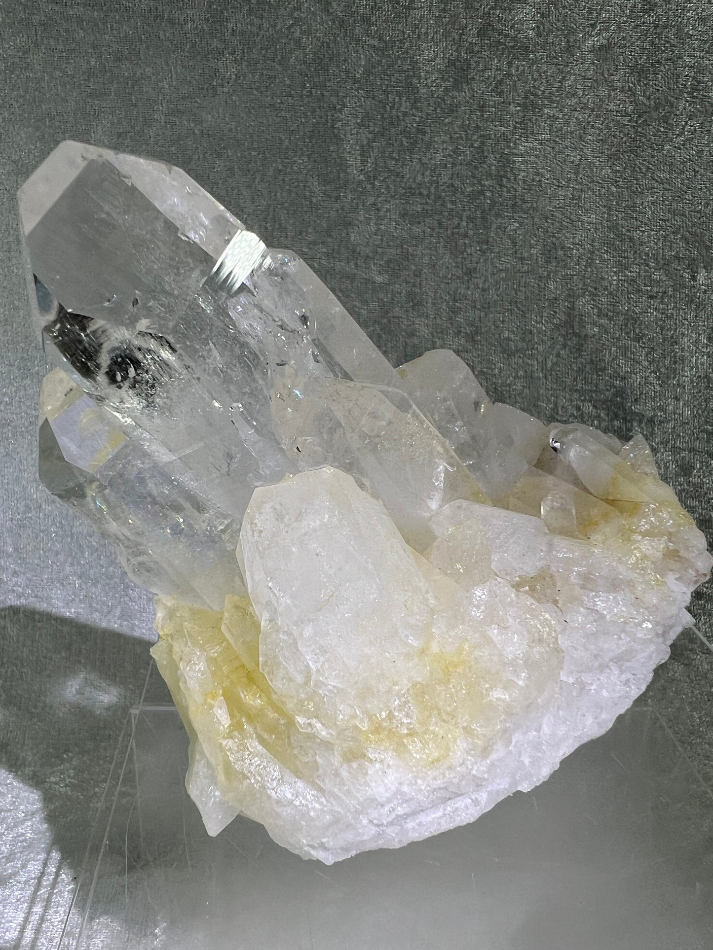 Colombian Lemurian Quartz Specimen. High Quality Quartz Cluster. Amazing Striations, Excellent Clarity, And Gorgeous Rainbows!