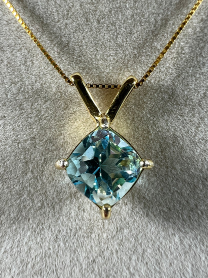 Sky Blue Topaz Crystal Pendant. Gorgeous Topaz Gemstone Necklace. S925 Setting And Necklace.