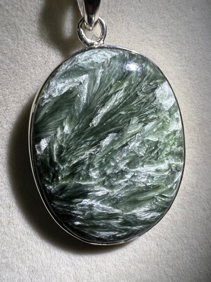 Seraphinite Crystal 925 Silver Pendant. Gorgeous Angel Wing Patterns. High Quality Crystal Jewelry