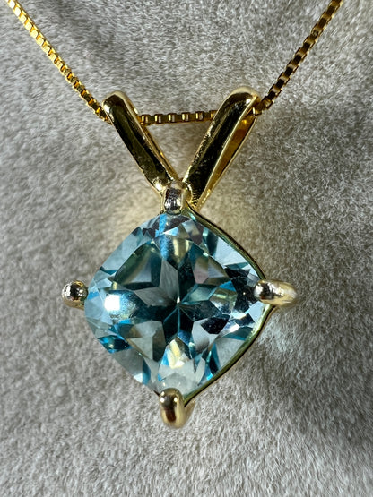 Sky Blue Topaz Crystal Pendant. Gorgeous Topaz Gemstone Necklace. S925 Setting And Necklace.