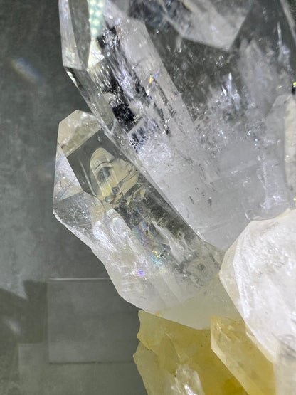 Colombian Lemurian Quartz Specimen. High Quality Quartz Cluster. Amazing Striations, Excellent Clarity, And Gorgeous Rainbows!