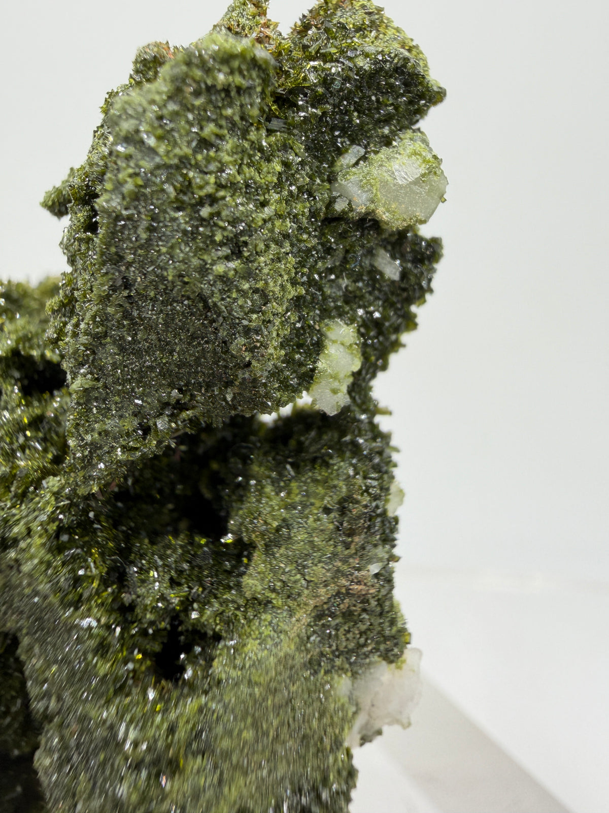 Turkish Epidote And Quartz Specimen. Gorgeous High Quality Forest Epidote. Amazing Flash And Sparkle!