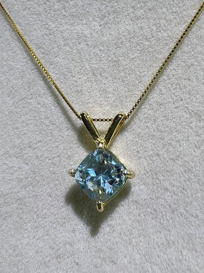 Sky Blue Topaz Crystal Pendant. Gorgeous Topaz Gemstone Necklace. S925 Setting And Necklace.