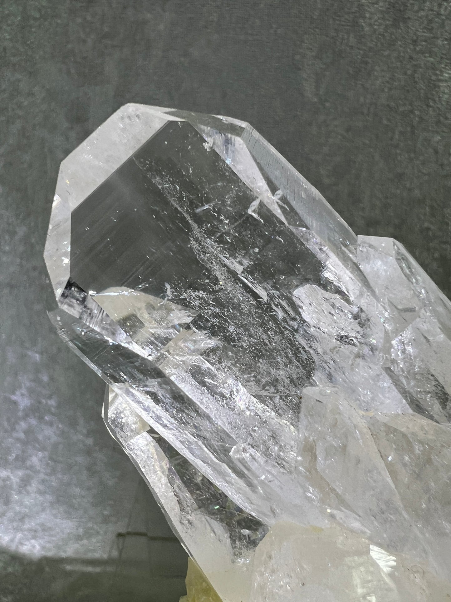 Colombian Lemurian Quartz Specimen. High Quality Quartz Cluster. Amazing Striations, Excellent Clarity, And Gorgeous Rainbows!