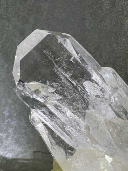 Colombian Lemurian Quartz Specimen. High Quality Quartz Cluster. Amazing Striations, Excellent Clarity, And Gorgeous Rainbows!