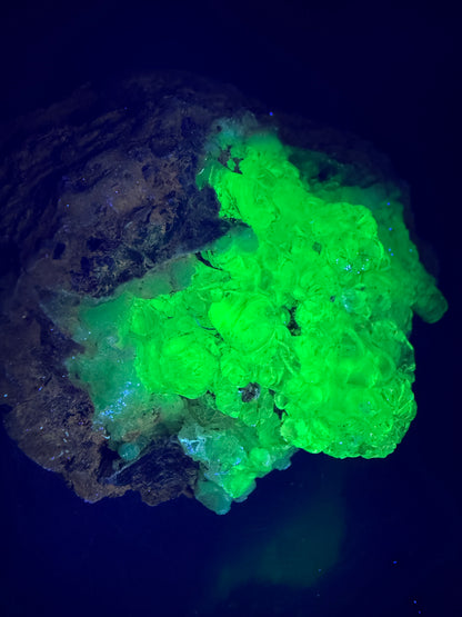 Hyalite Opal Geode. Amazing Rare Large Specimen From Mexico. Stunning Bright Green UV Reaction.