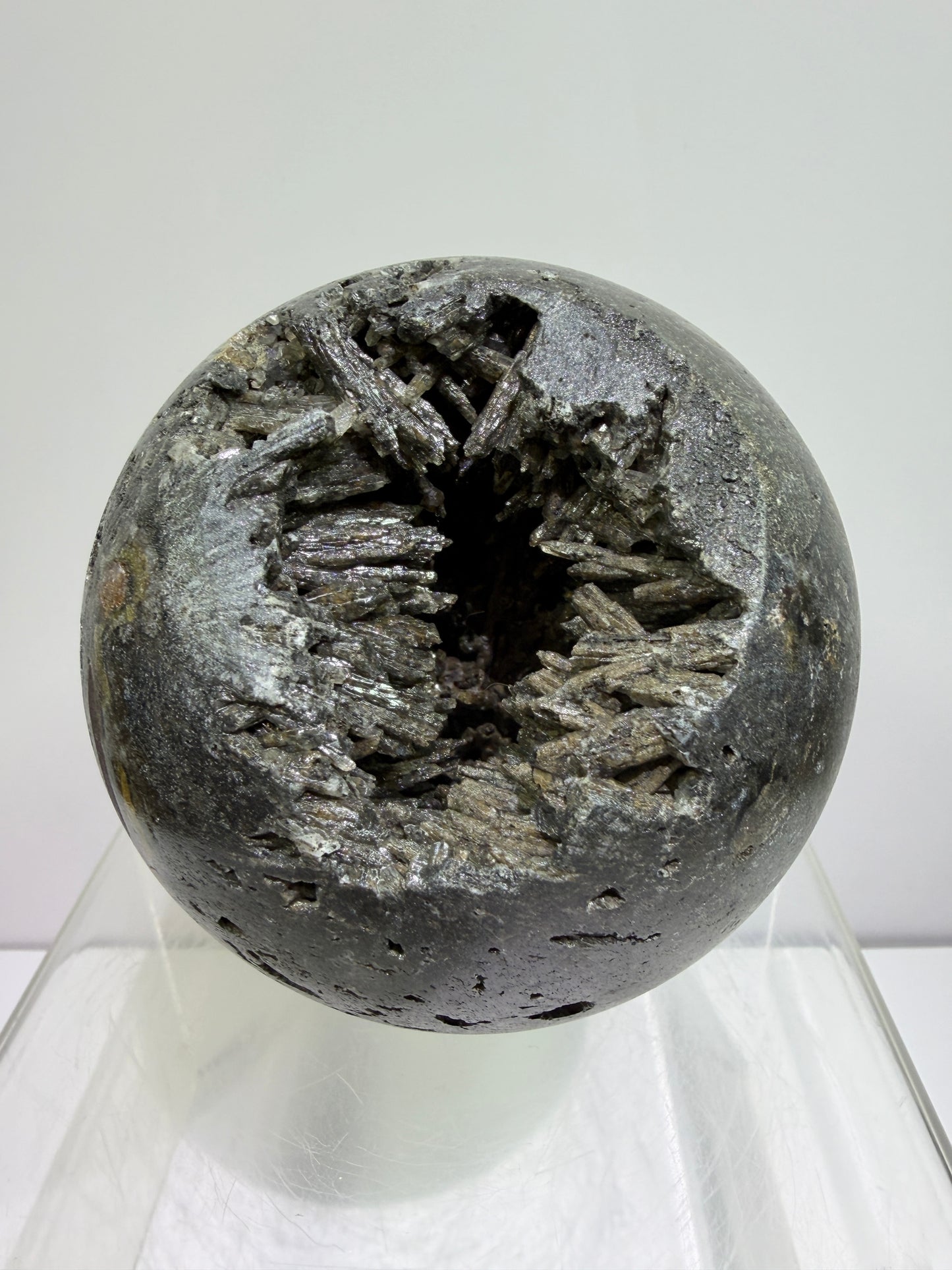 Warring States Agate Sphere. 88mm. Stunning Stalactite Druzy. Very Rare And Unique Display Sphere