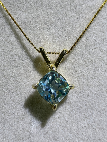 Sky Blue Topaz Crystal Pendant. Gorgeous Topaz Gemstone Necklace. S925 Setting And Necklace.