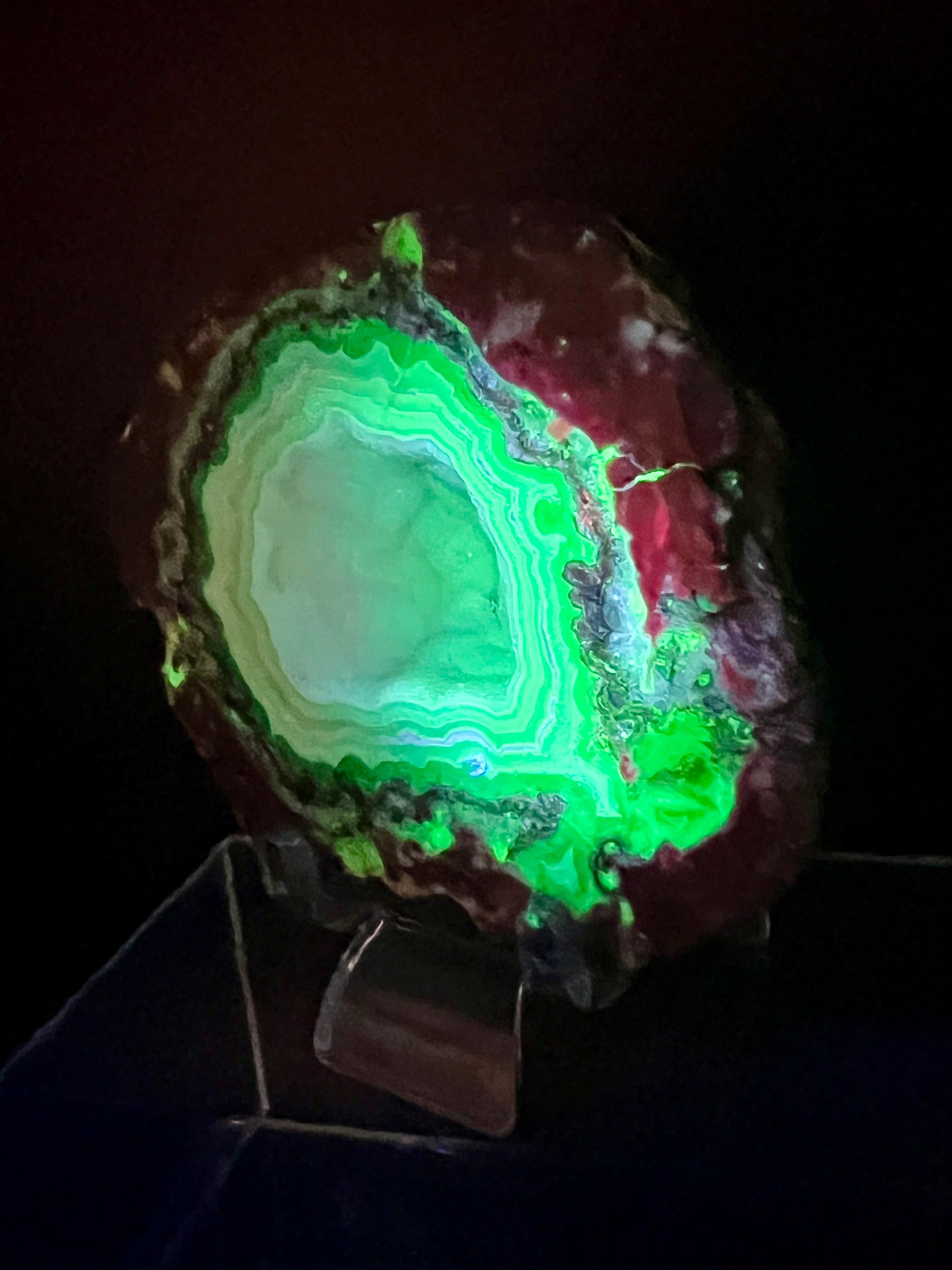 Trancas Geode Specimen From Mexico. A Beautiful Half Geode With Stunning Sugar Druzy. Gorgeous Shortwave UV Reaction!