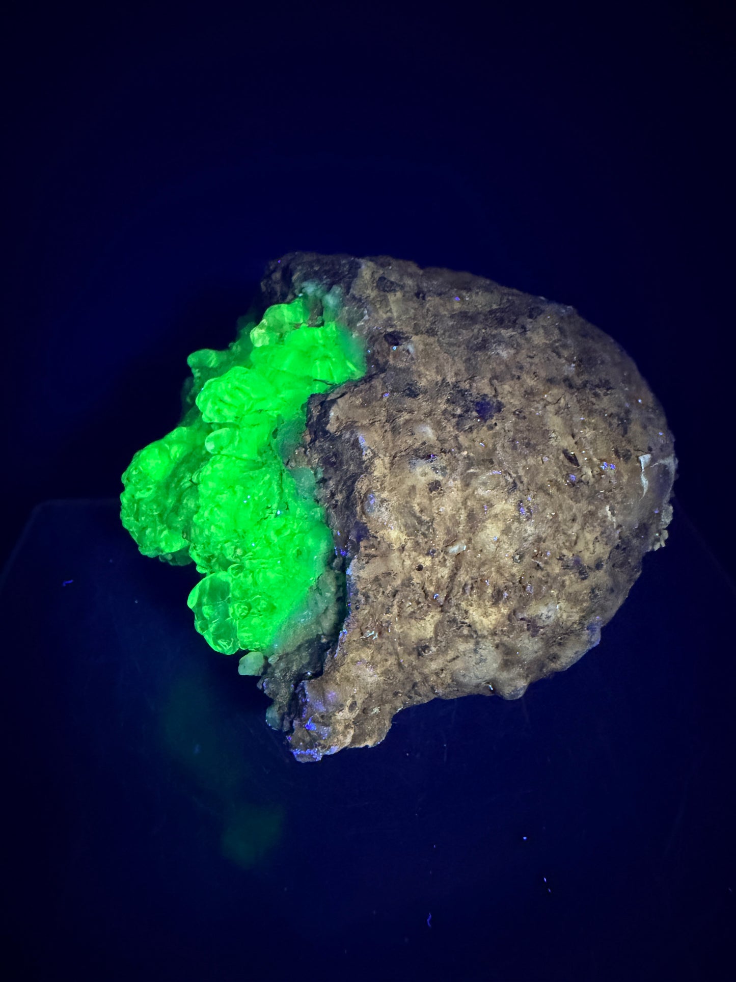 Hyalite Opal Geode. Amazing Rare Large Specimen From Mexico. Stunning Bright Green UV Reaction.