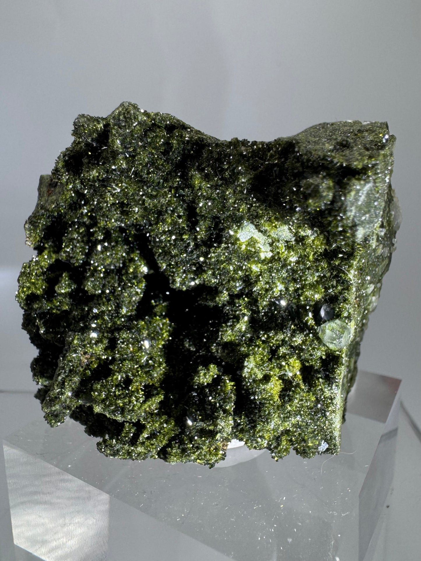 Turkish Epidote And Quartz Specimen. Gorgeous High Quality Forest Epidote. Amazing Flash And Sparkle!