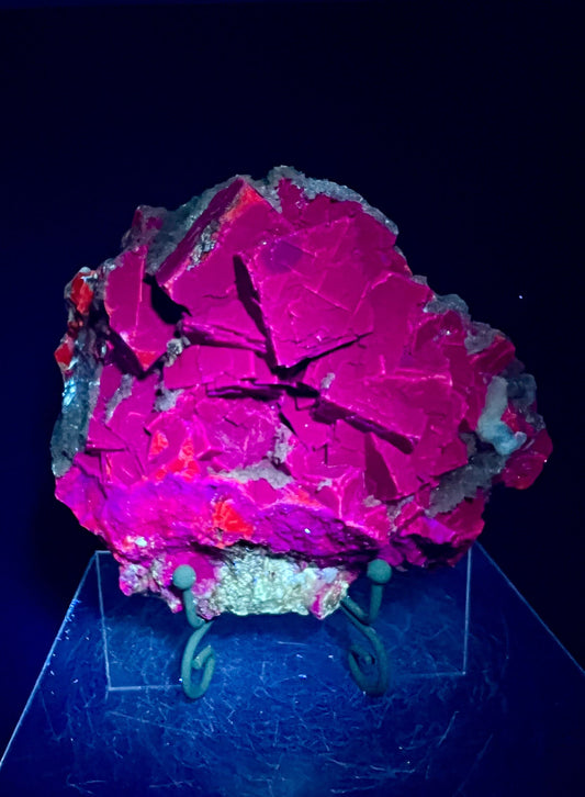 Large Black Rose Fluorite. 2.1 lbs. Amazing Cube Formations. UV Reacts Intense Red! Very Unique UV Display Crystal.