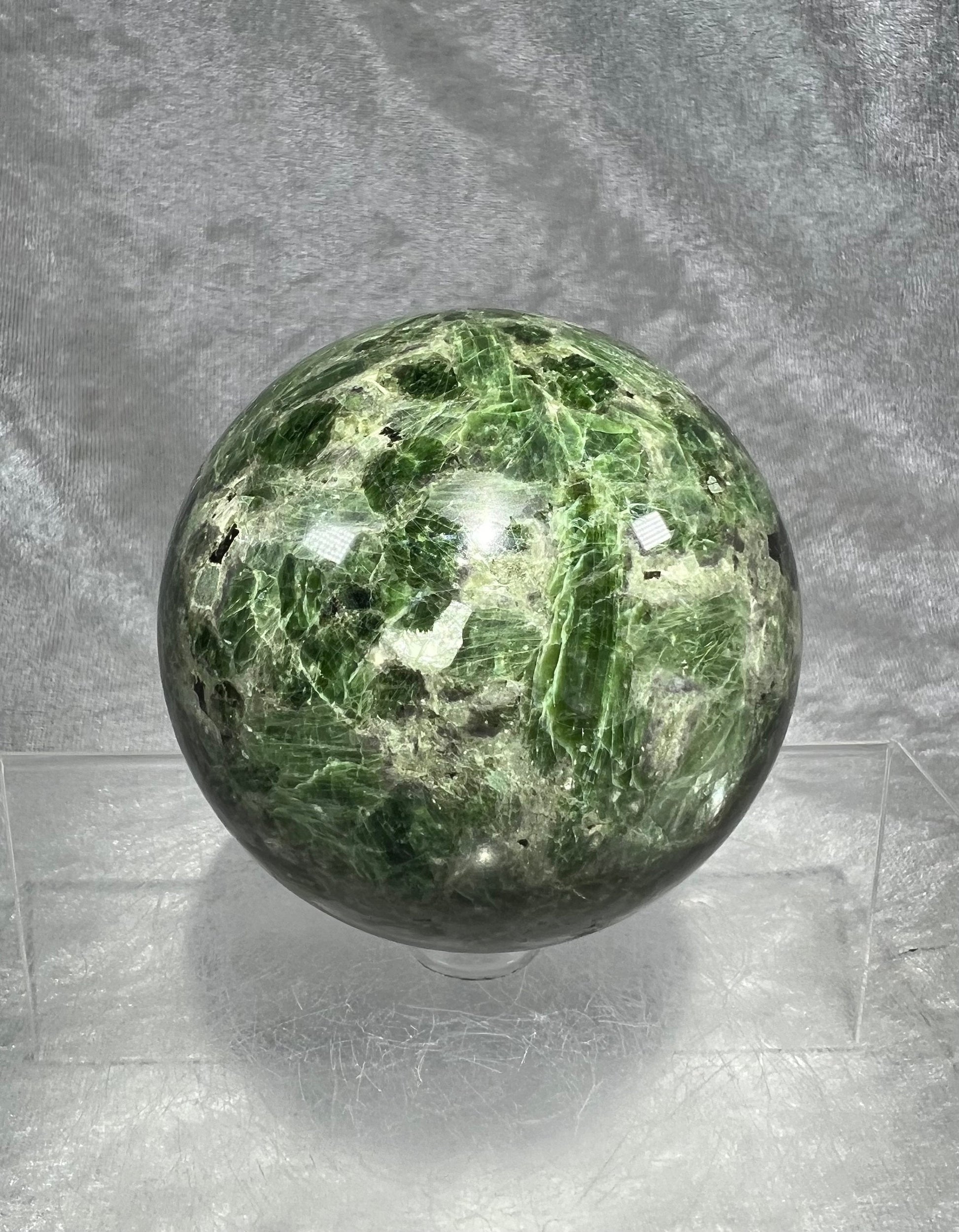 Incredible Diopside Crystal Sphere. 70mm. Very Rare And High Quality Sphere. Loaded With Tons Of Flash!