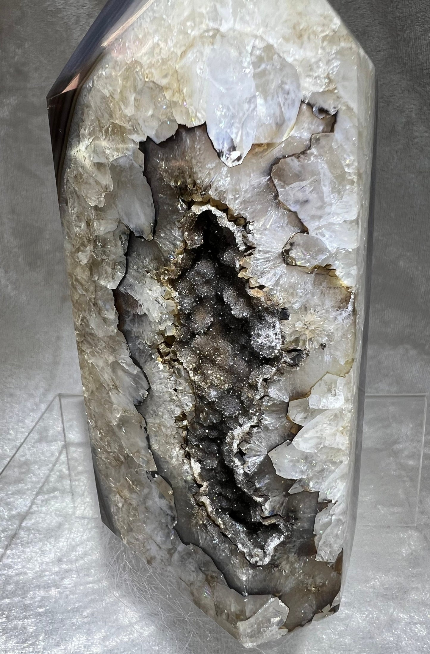 Large Druzy Agate Tower. 1.8 lbs. Incredible One Of A Kind Druzy With Amazing Flash! Stunning Brazilian Druzy Agate