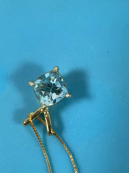 Sky Blue Topaz Crystal Pendant. Gorgeous Topaz Gemstone Necklace. S925 Setting And Necklace.