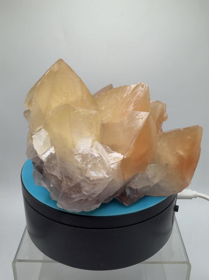 Mariposa Butterfly Calcite Cluster. Large Beautiful Calcite From Mexico. Fantastic High Quality Mineral Specimen