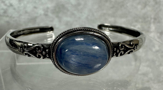 Natural Kyanite Bracelet . Beautiful Crystal Bracelet. Silver plated. Adjustable
